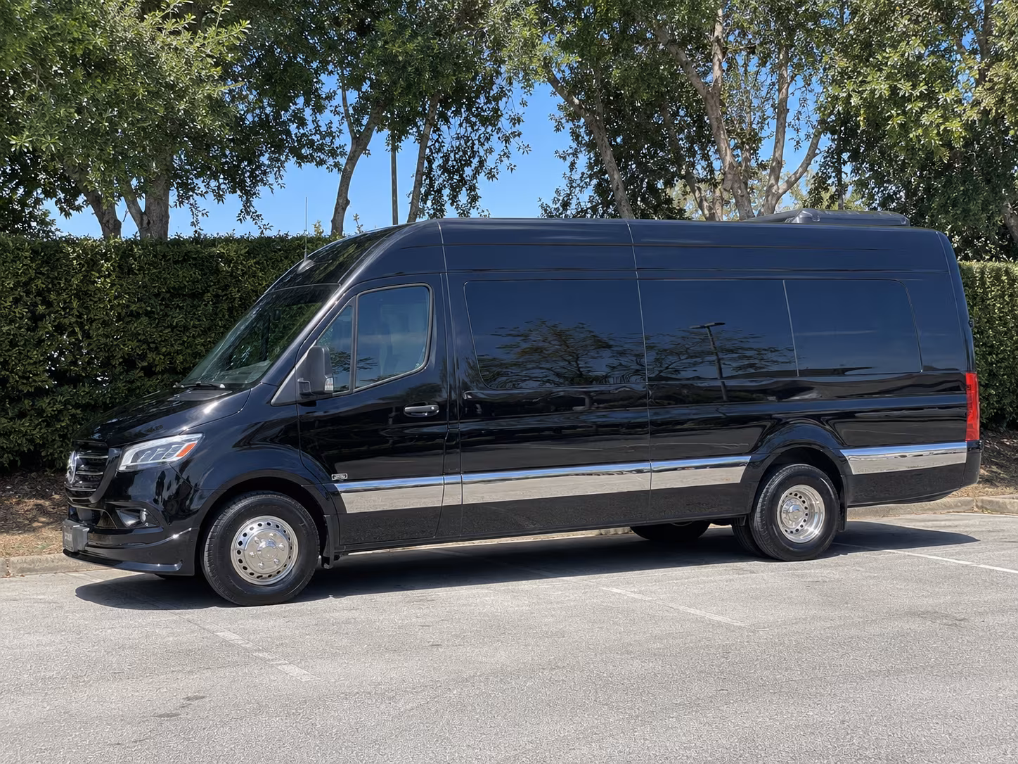 cincinnati 10 passenger sprinter van