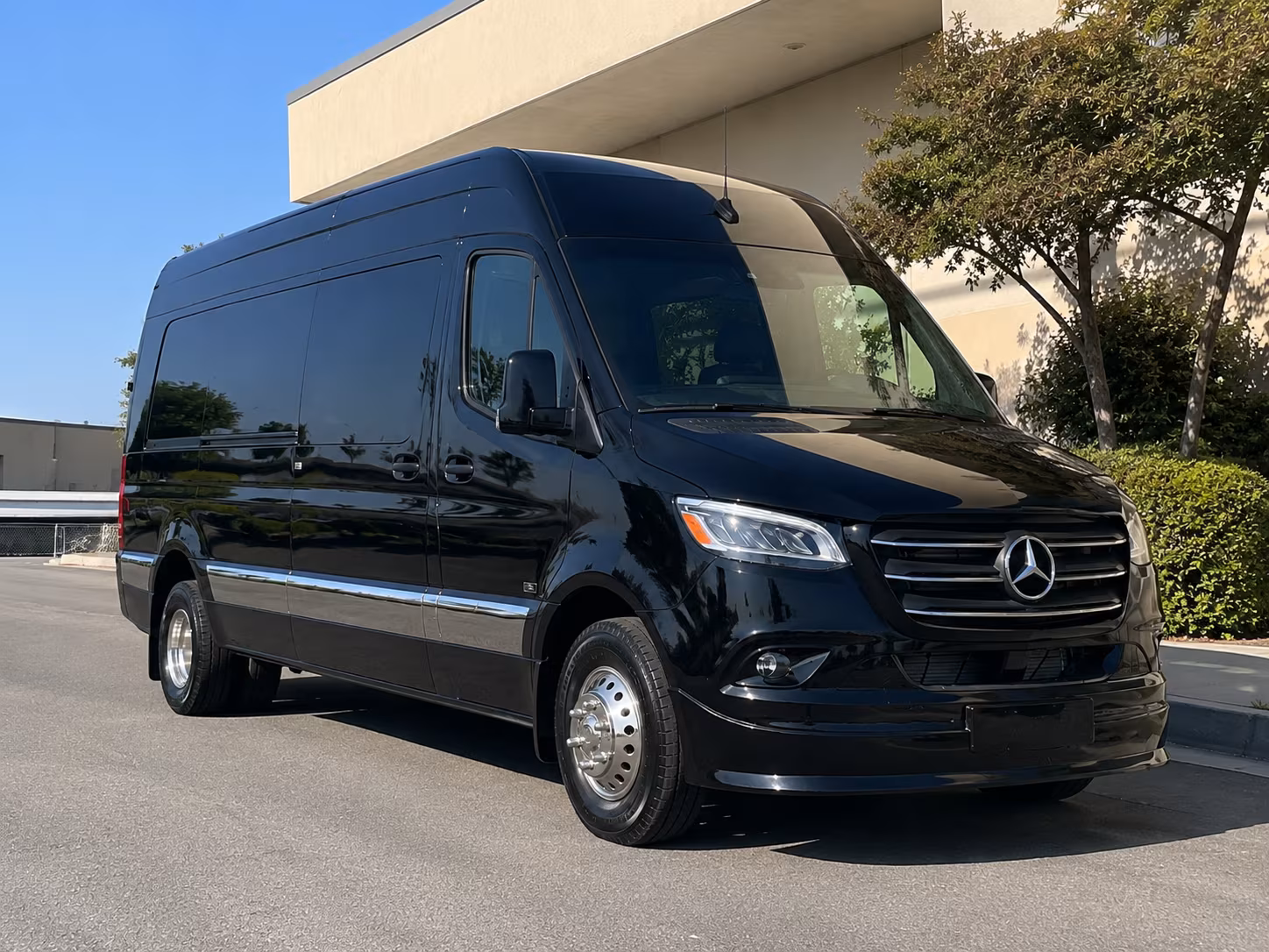 cincinnati 18 passenger sprinter van